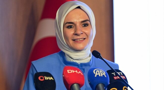 Bakan Göktaş: Bugün 9 bin 277 koruyucu ailemiz, 11 bin 22 çocuğumuzun hayat